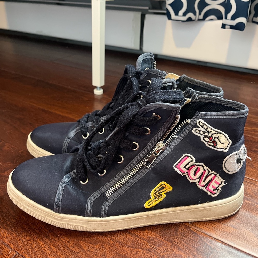 Sneakers
